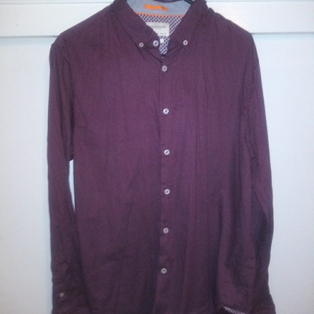 Mens button up size large